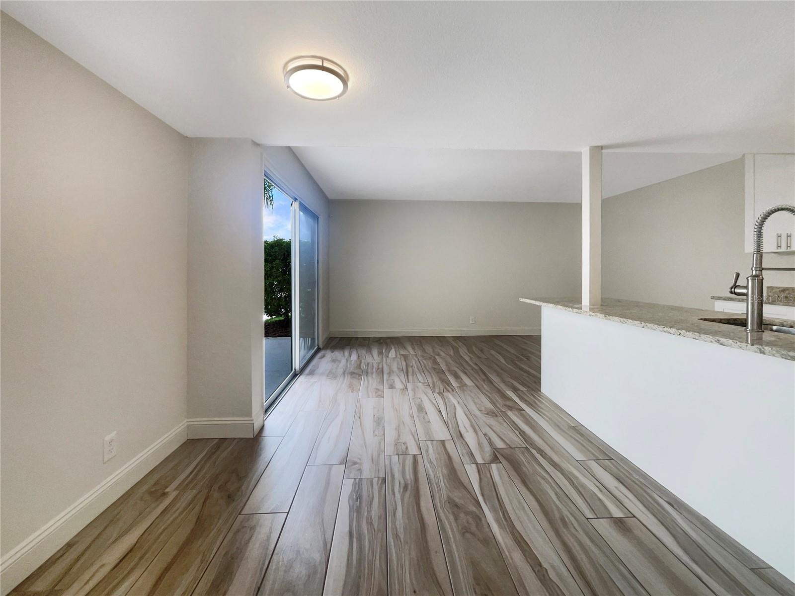 1052 LONGFELLOW CIR, SARASOTA, FL, 34243