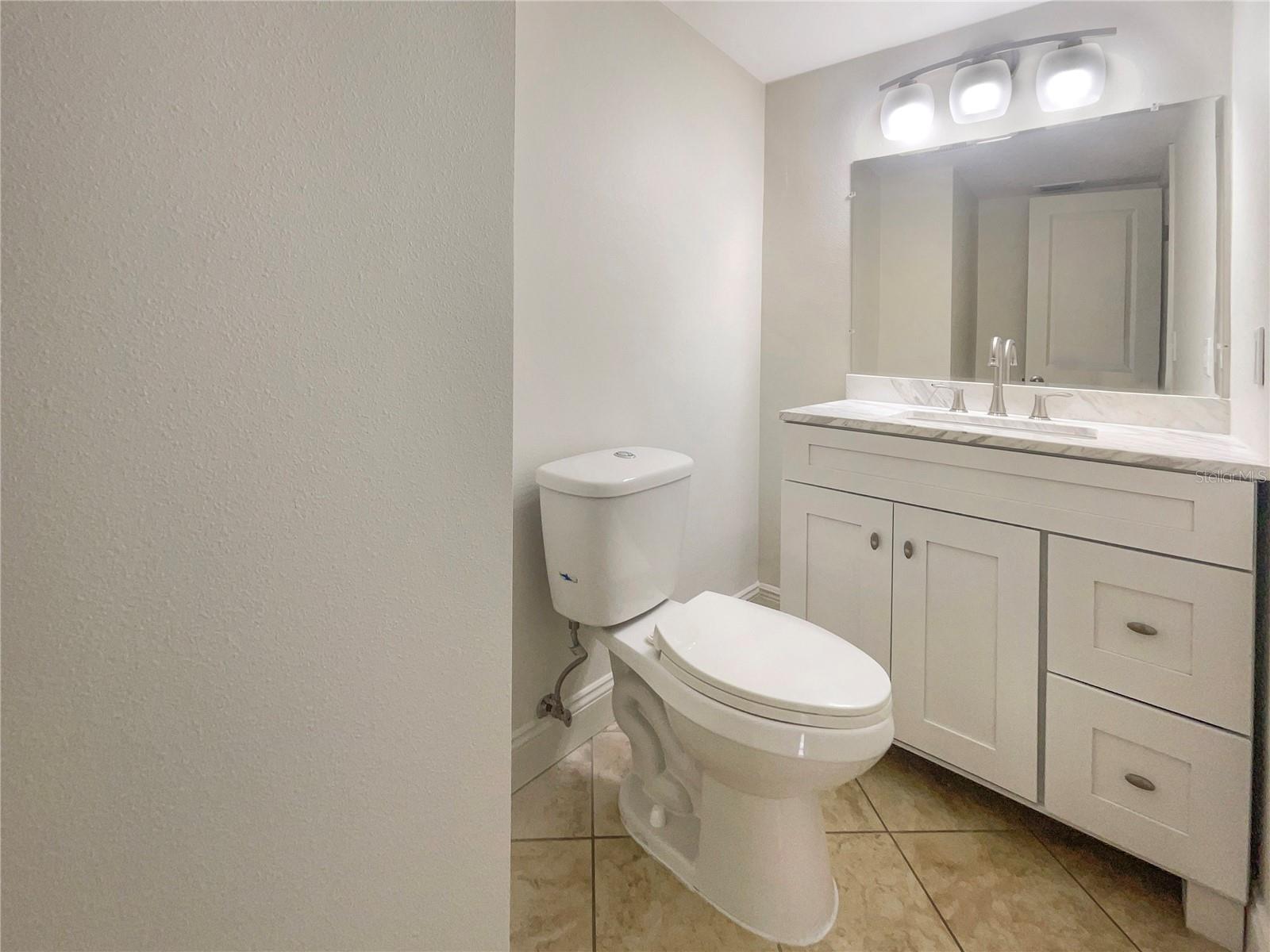 1052 LONGFELLOW CIR, SARASOTA, FL, 34243