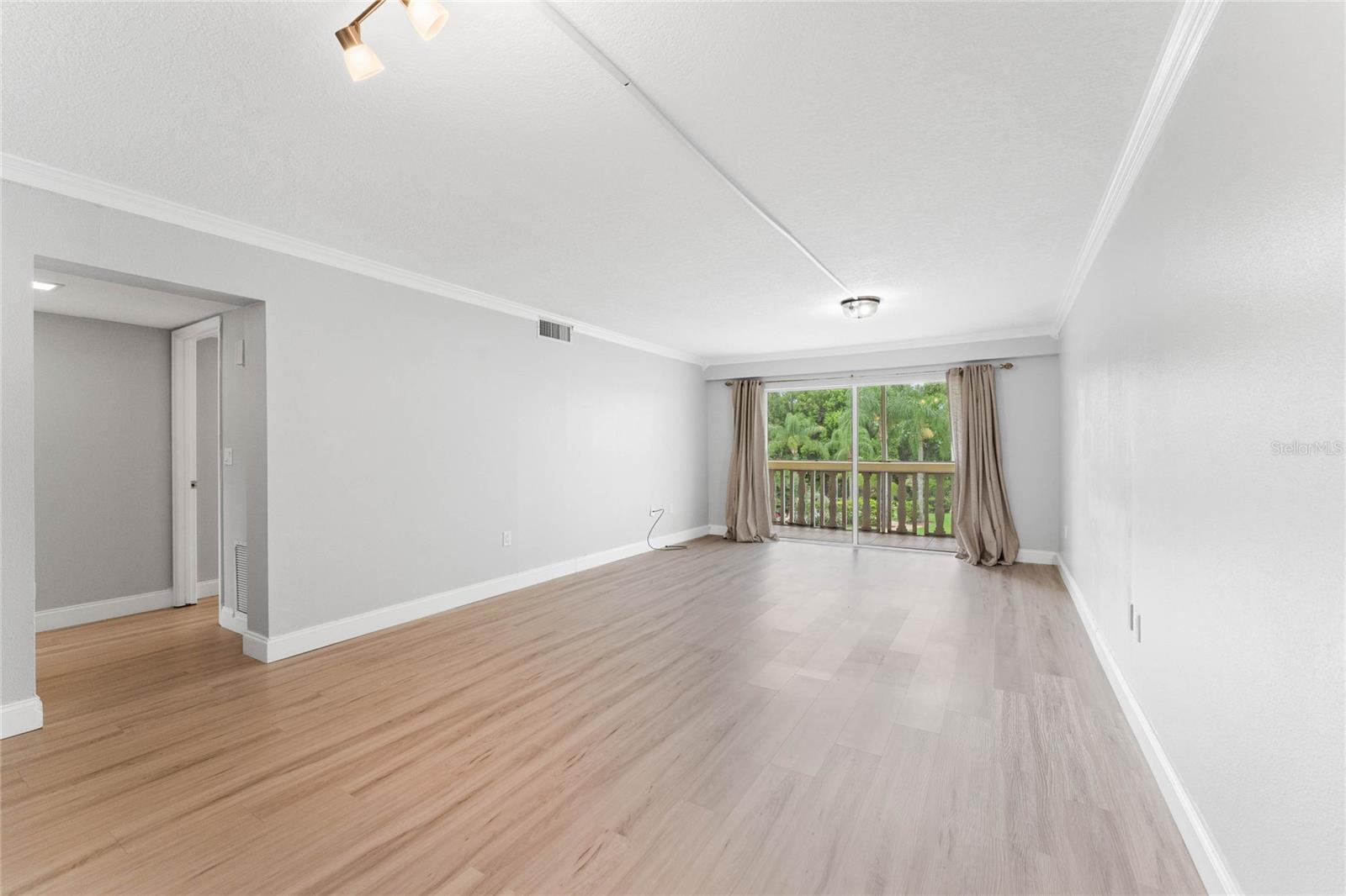 101 N GRANDVIEW ST #205, MOUNT DORA, FL, 32757