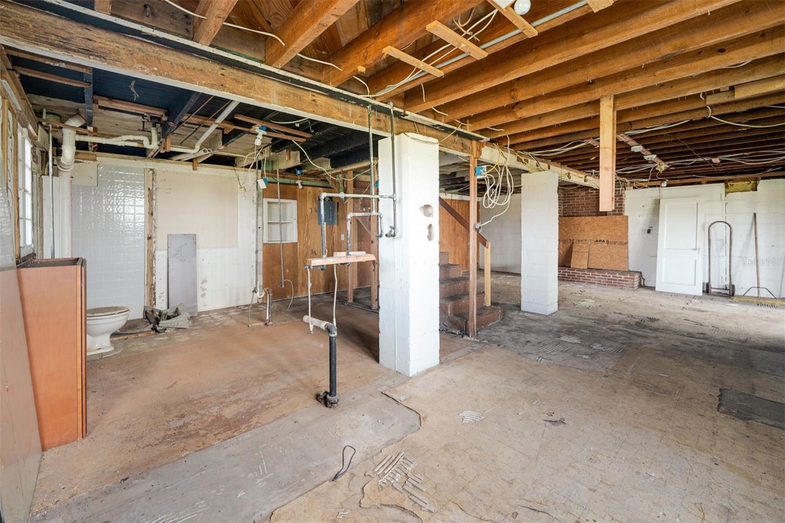 420 W GATES AVE, LAKE HAMILTON, FL, 33851