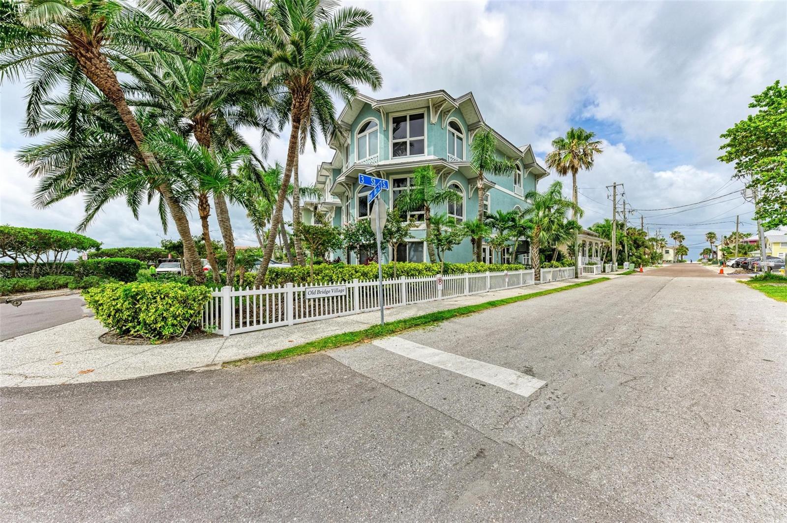 300 BAY DR S, BRADENTON BEACH, FL, 34217
