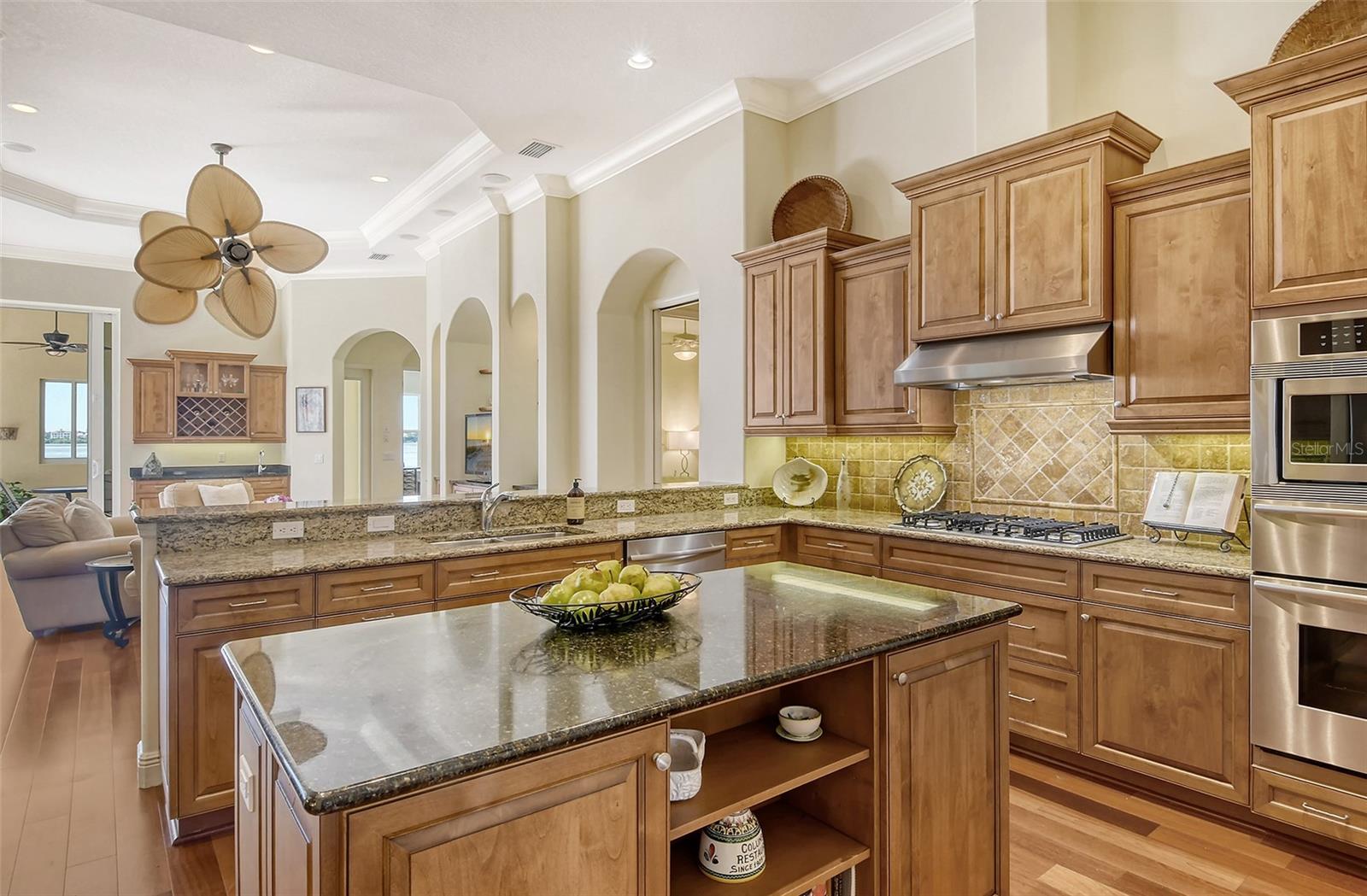 811 RIVIERA DUNES WAY, PALMETTO, FL, 34221
