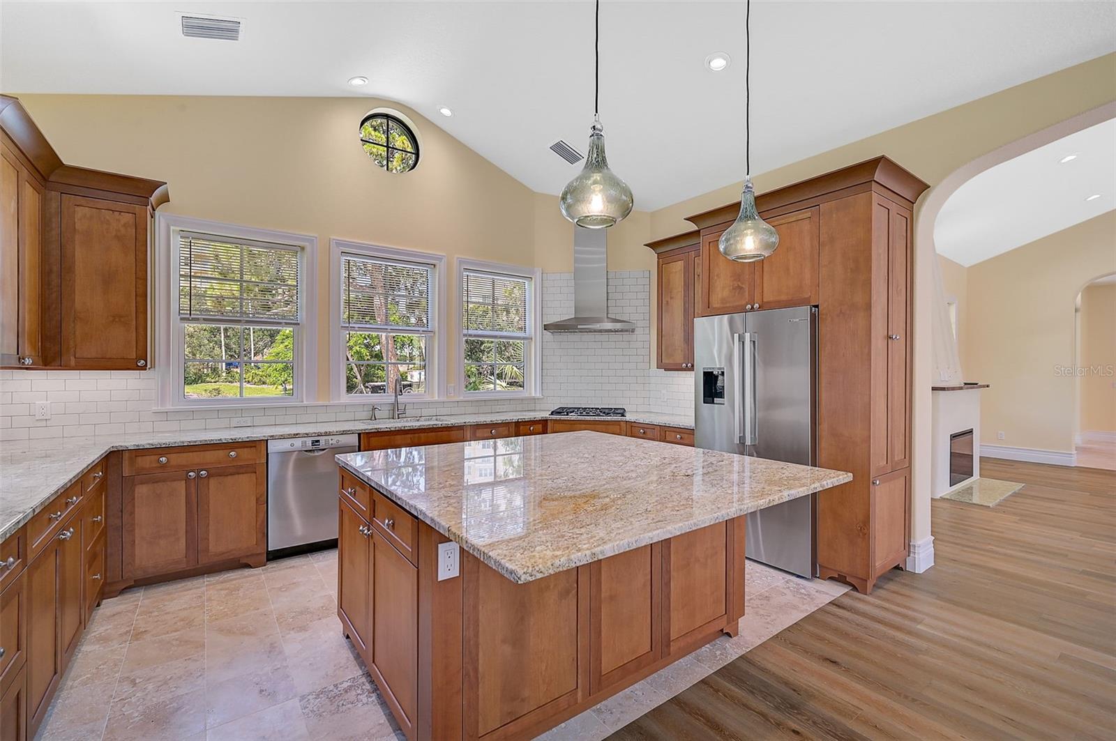 360 N POINT RD, OSPREY, FL, 34229