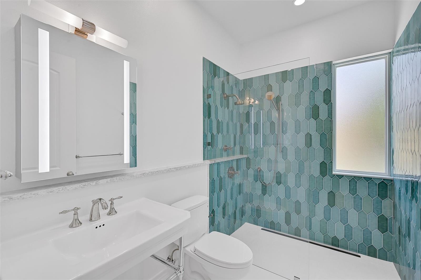 360 N POINT RD, OSPREY, FL, 34229