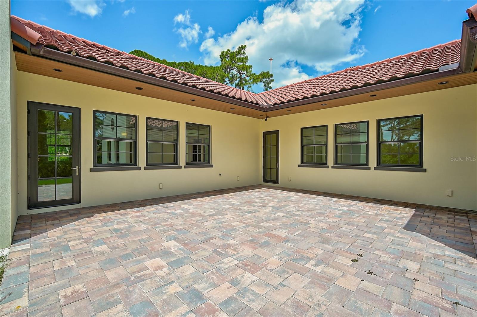 360 N POINT RD, OSPREY, FL, 34229