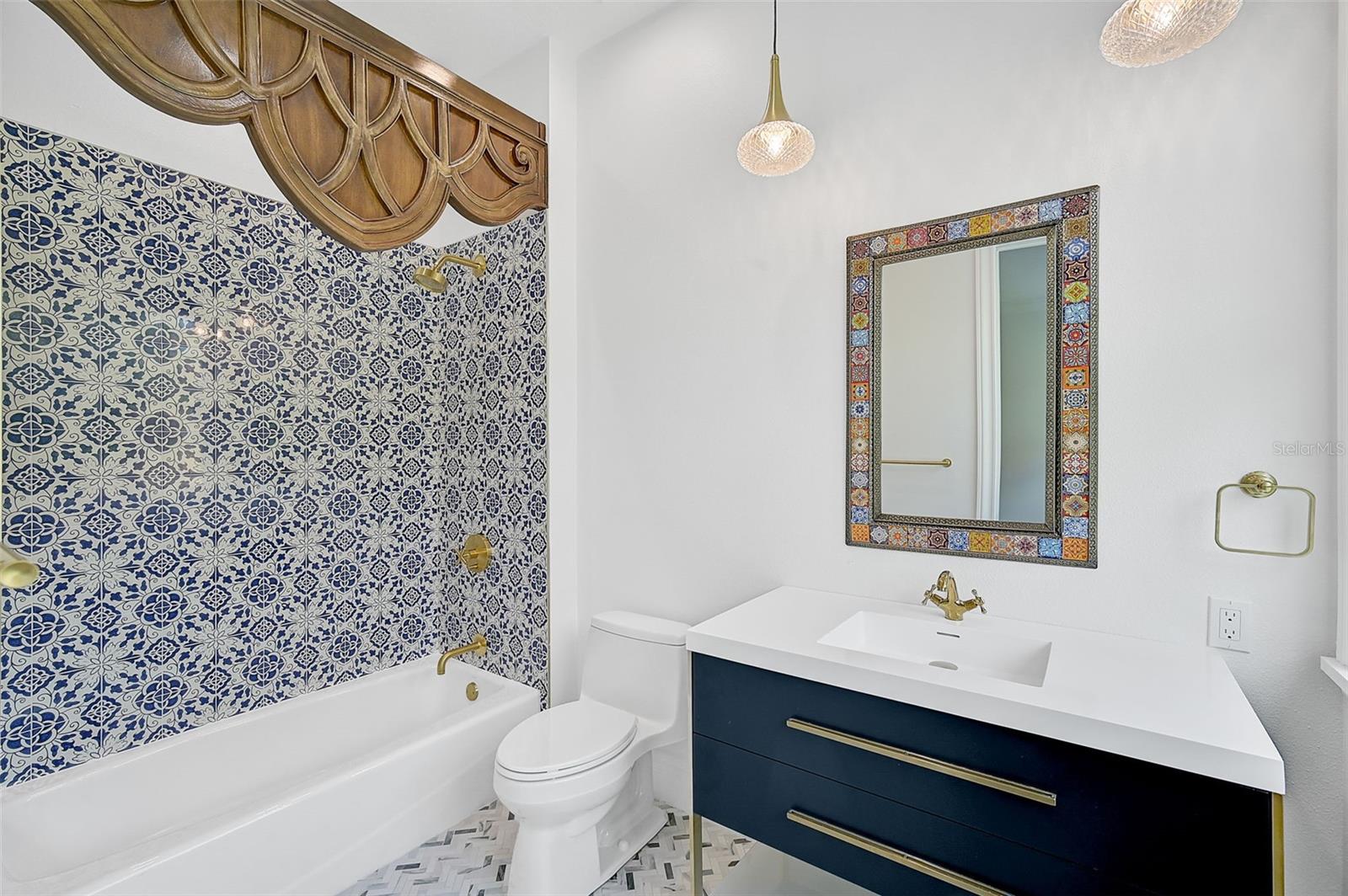 360 N POINT RD, OSPREY, FL, 34229