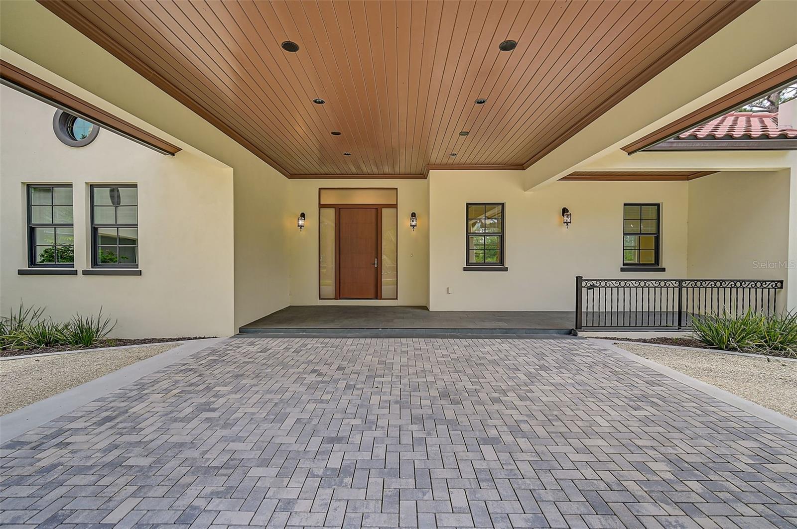 360 N POINT RD, OSPREY, FL, 34229