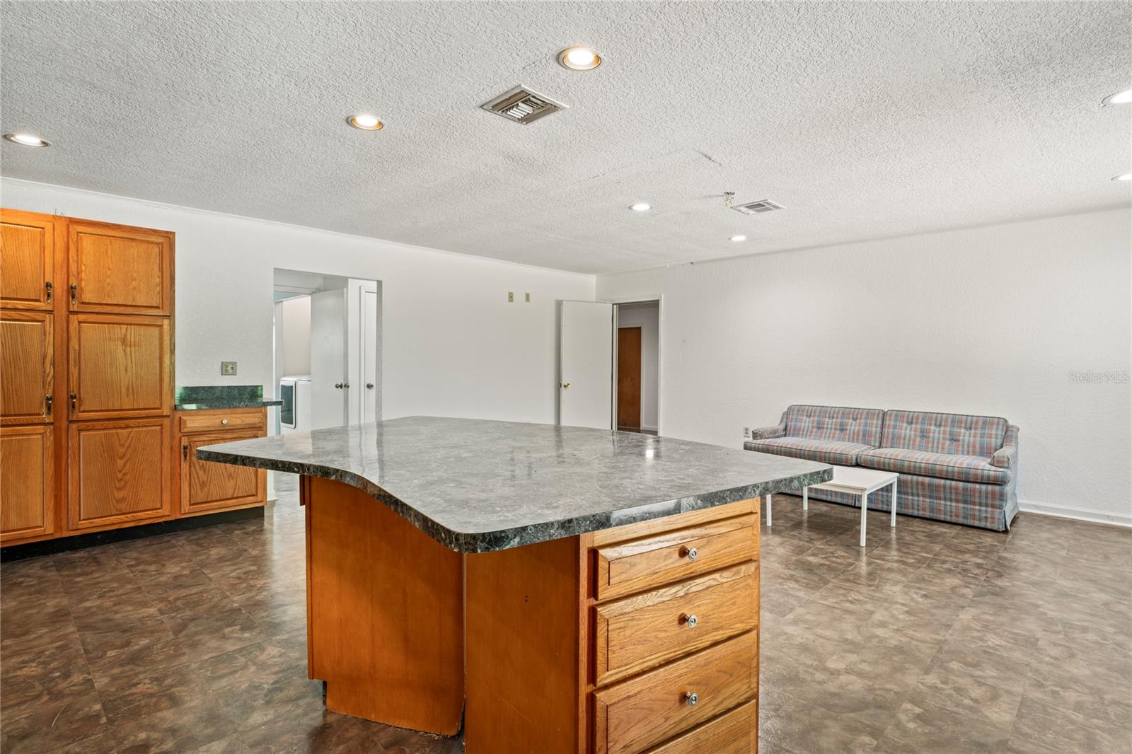 13600 PONCE DE LEON BLVD, BROOKSVILLE, FL, 34601