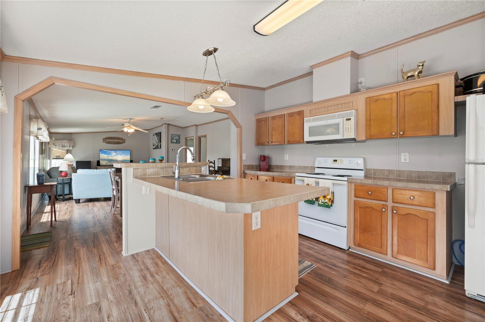 1000 KINGS HWY #103, PORT CHARLOTTE, FL, 33980
