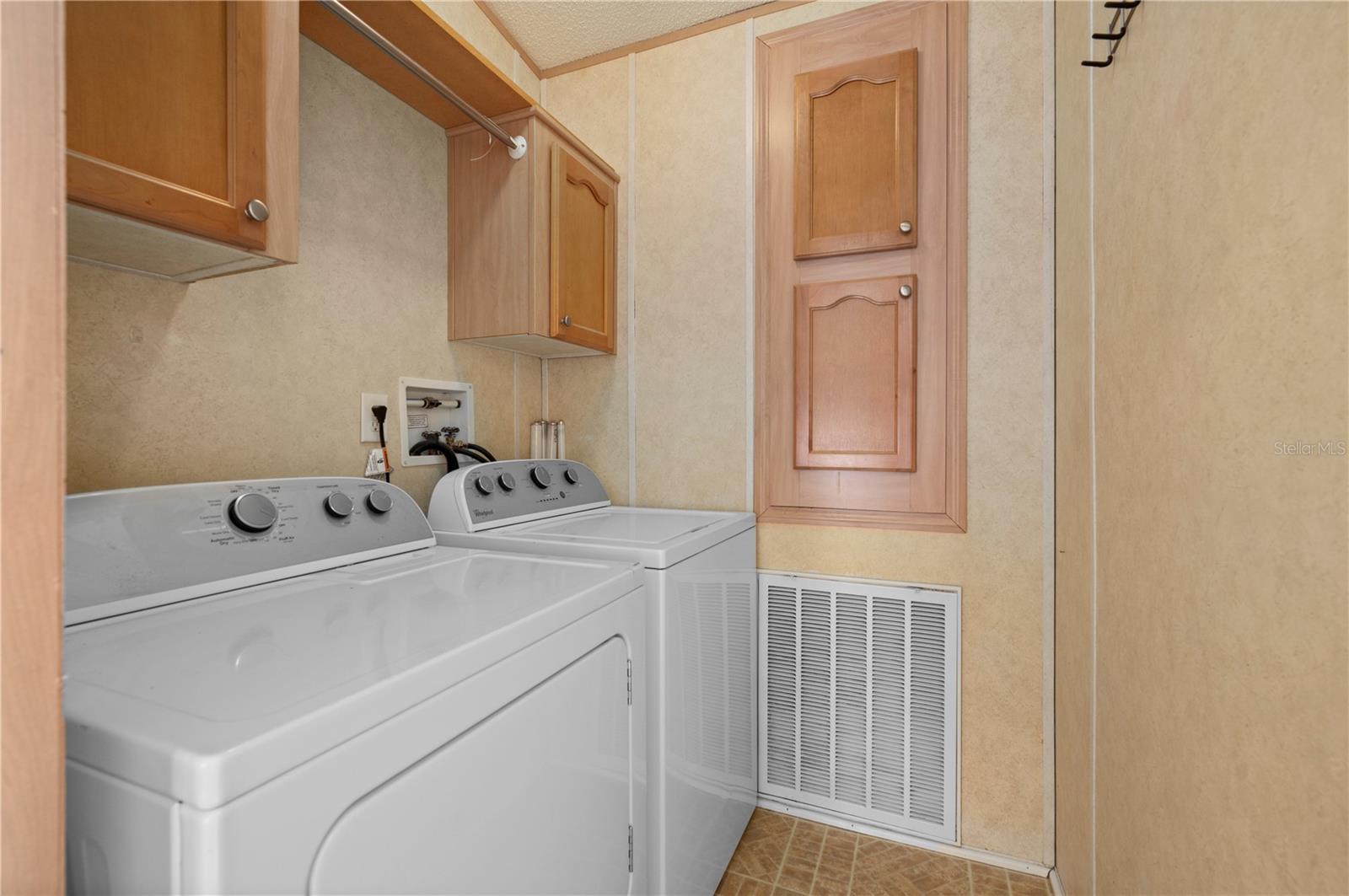 1000 KINGS HWY #103, PORT CHARLOTTE, FL, 33980