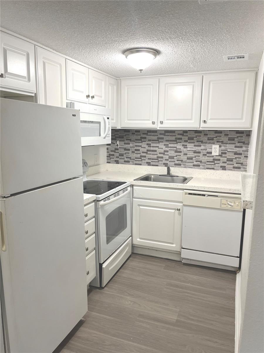 2557 N ALAFAYA TRL #111, ORLANDO, FL, 32826
