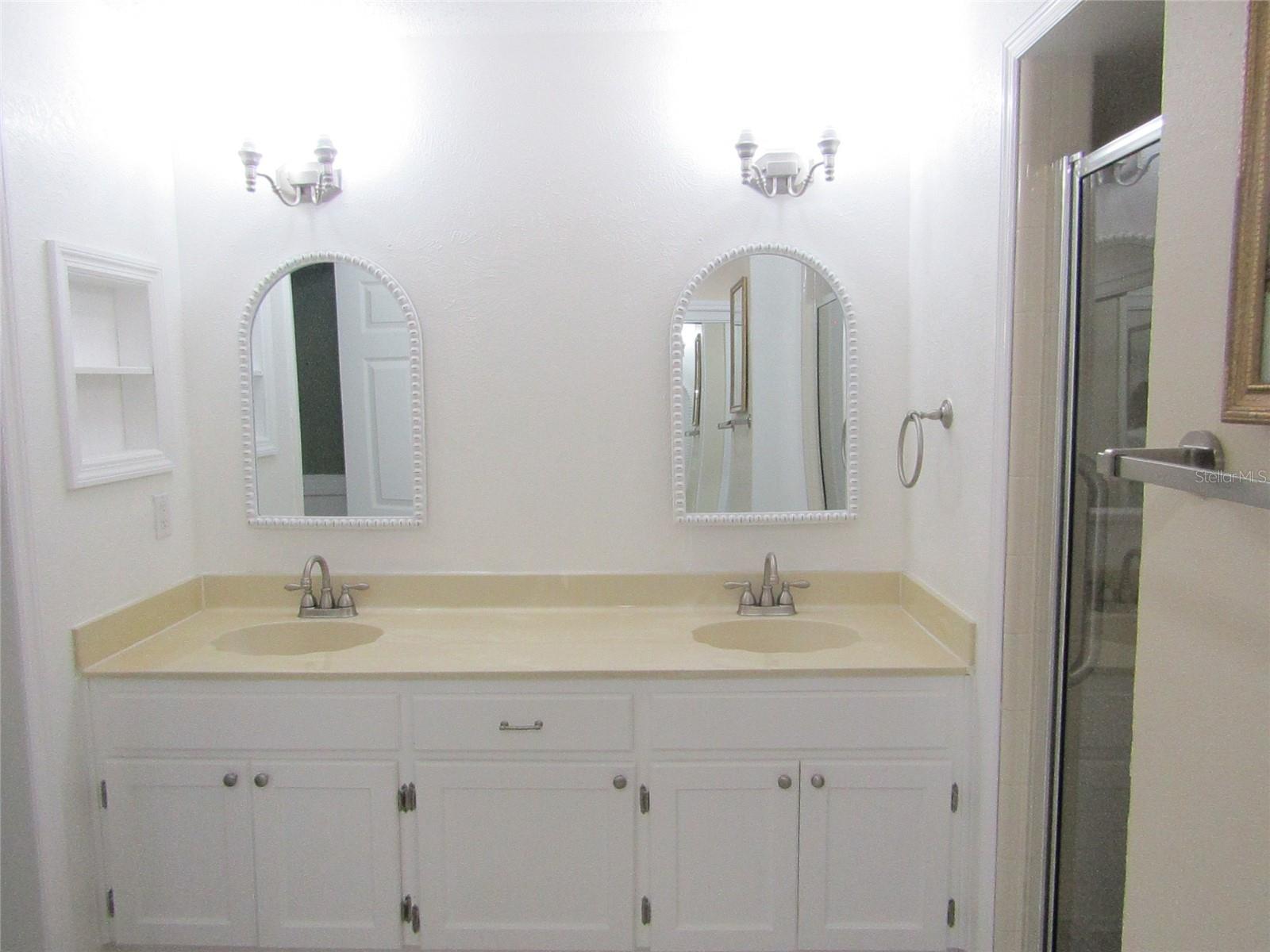 2501 LONIGAN PL, SUN CITY CENTER, FL, 33573