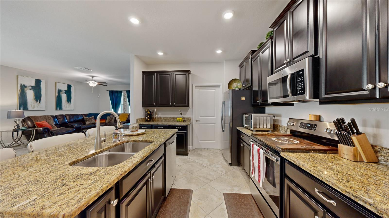 11875 SUNBURST MARBLE RD, RIVERVIEW, FL, 33579