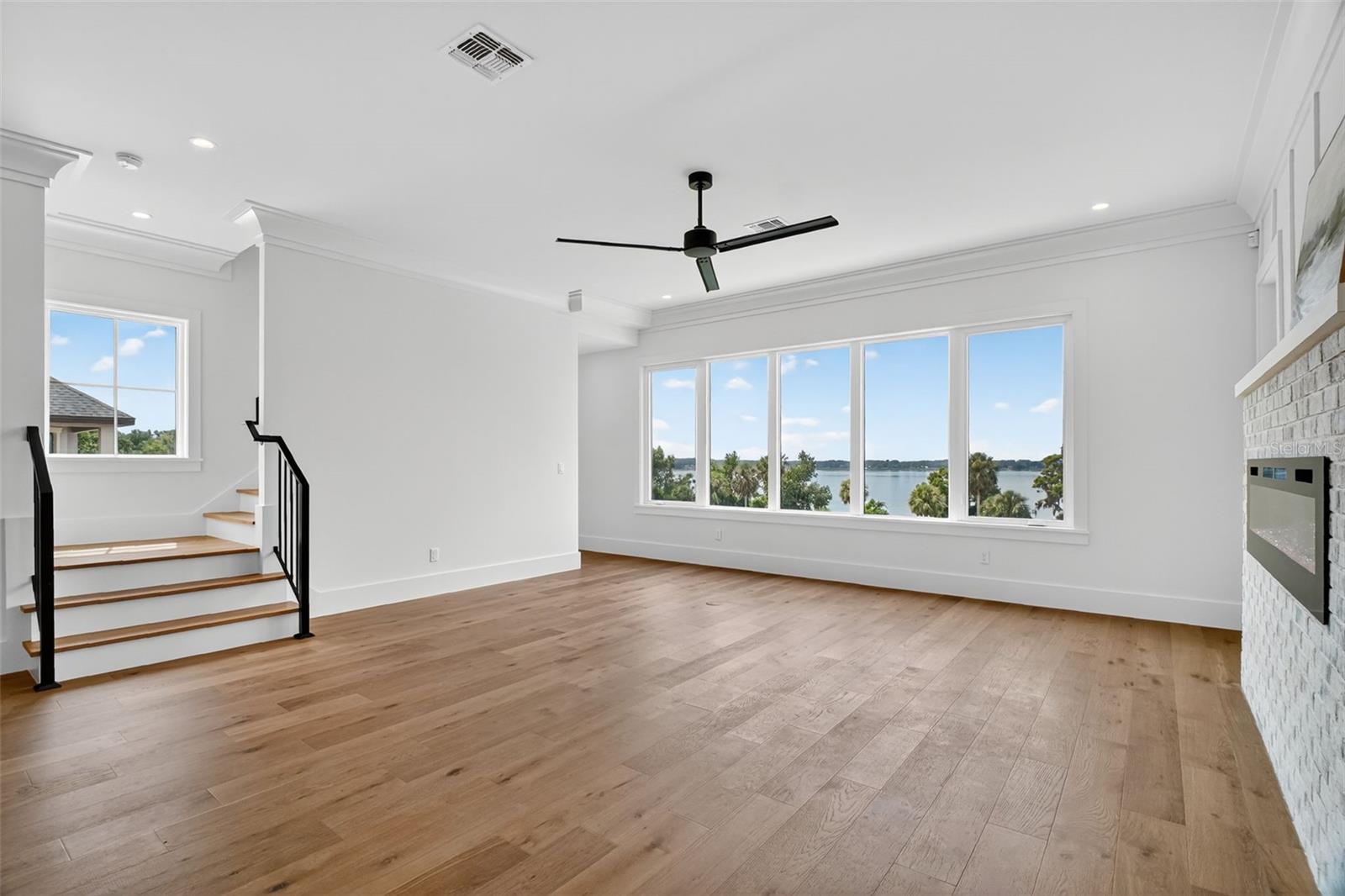 576 CASEY LOOP, MOUNT DORA, FL, 32757