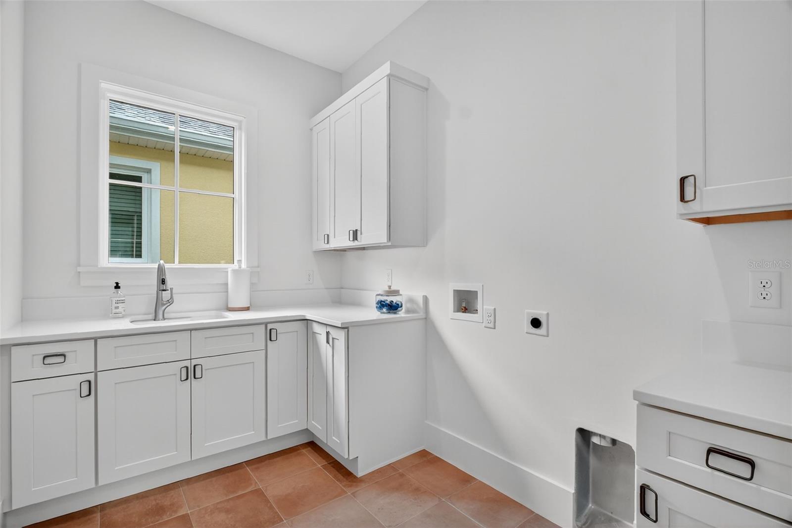 576 CASEY LOOP, MOUNT DORA, FL, 32757