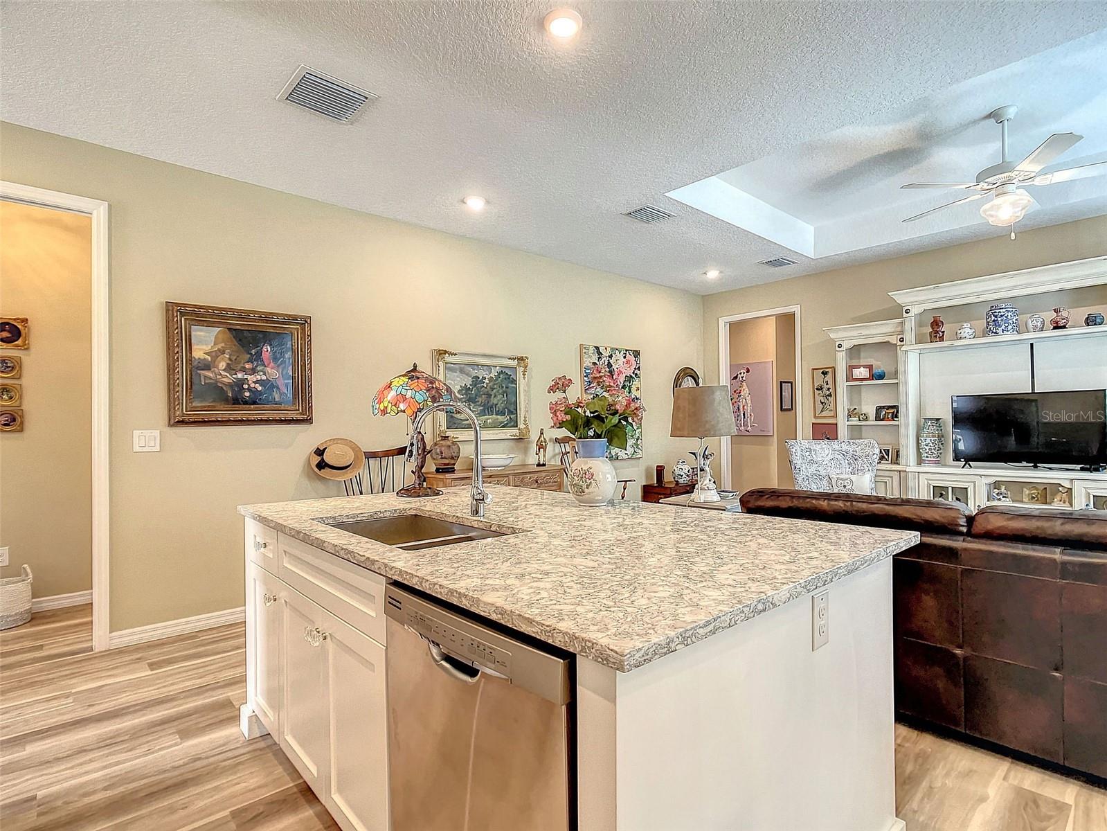 347 CONCH KEY LN, LADY LAKE, FL, 32159