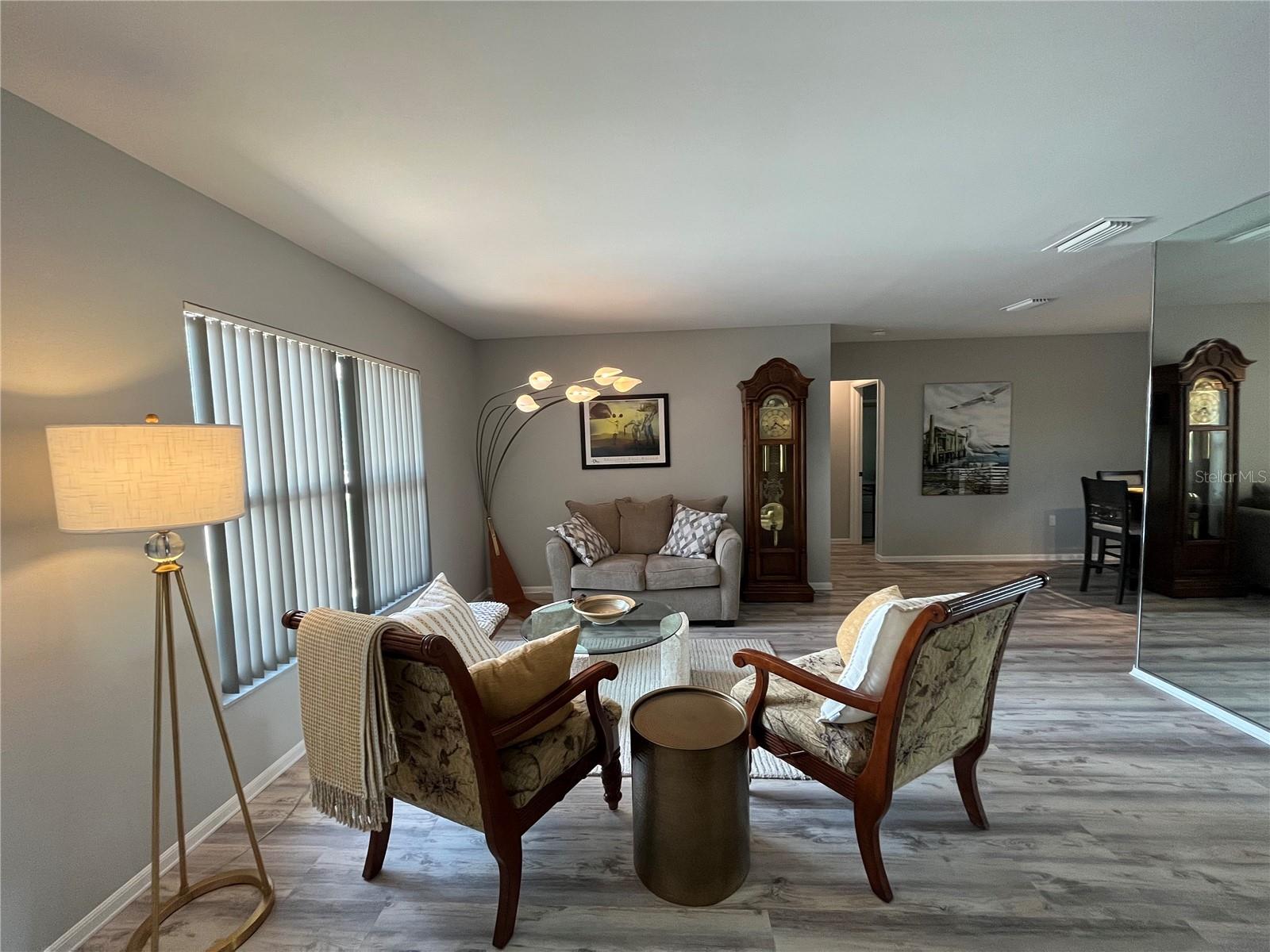 906 SOUTHERN PINE LN, SARASOTA, FL, 34243