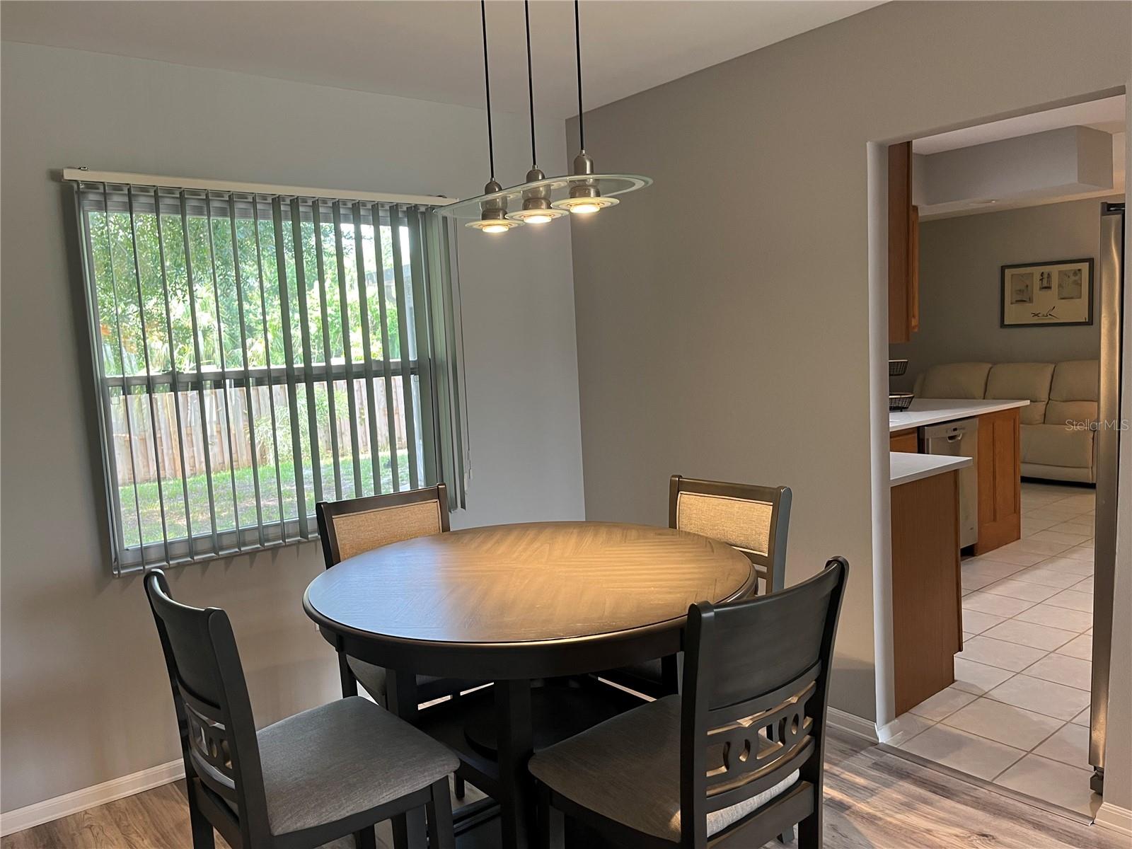 906 SOUTHERN PINE LN, SARASOTA, FL, 34243