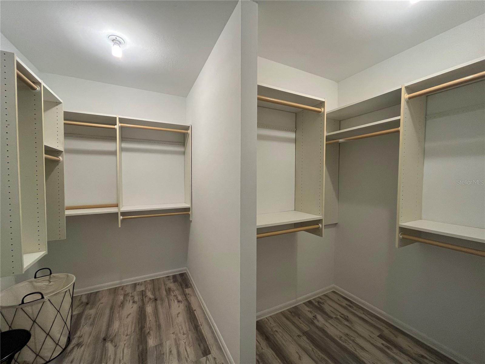 906 SOUTHERN PINE LN, SARASOTA, FL, 34243