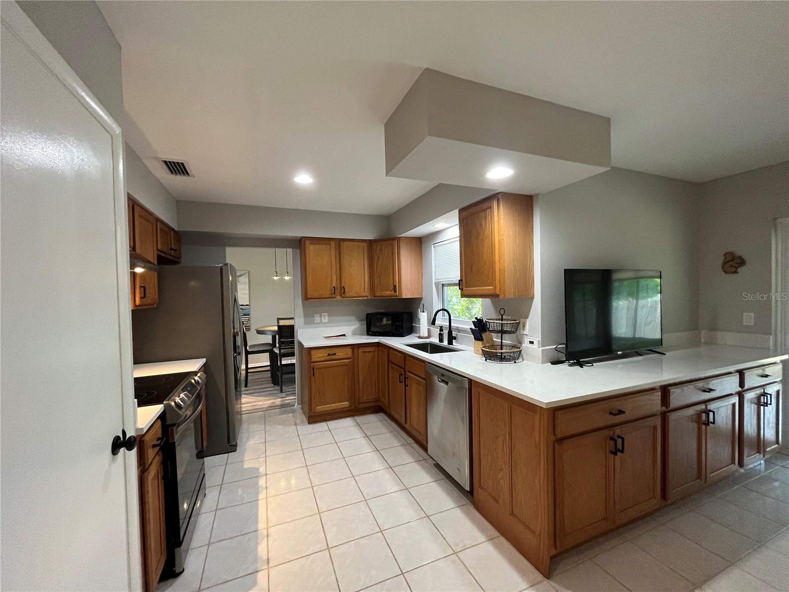 906 SOUTHERN PINE LN, SARASOTA, FL, 34243