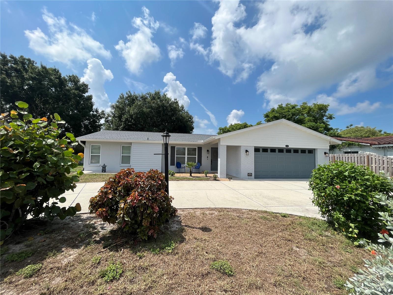 906 SOUTHERN PINE LN, SARASOTA, FL, 34243