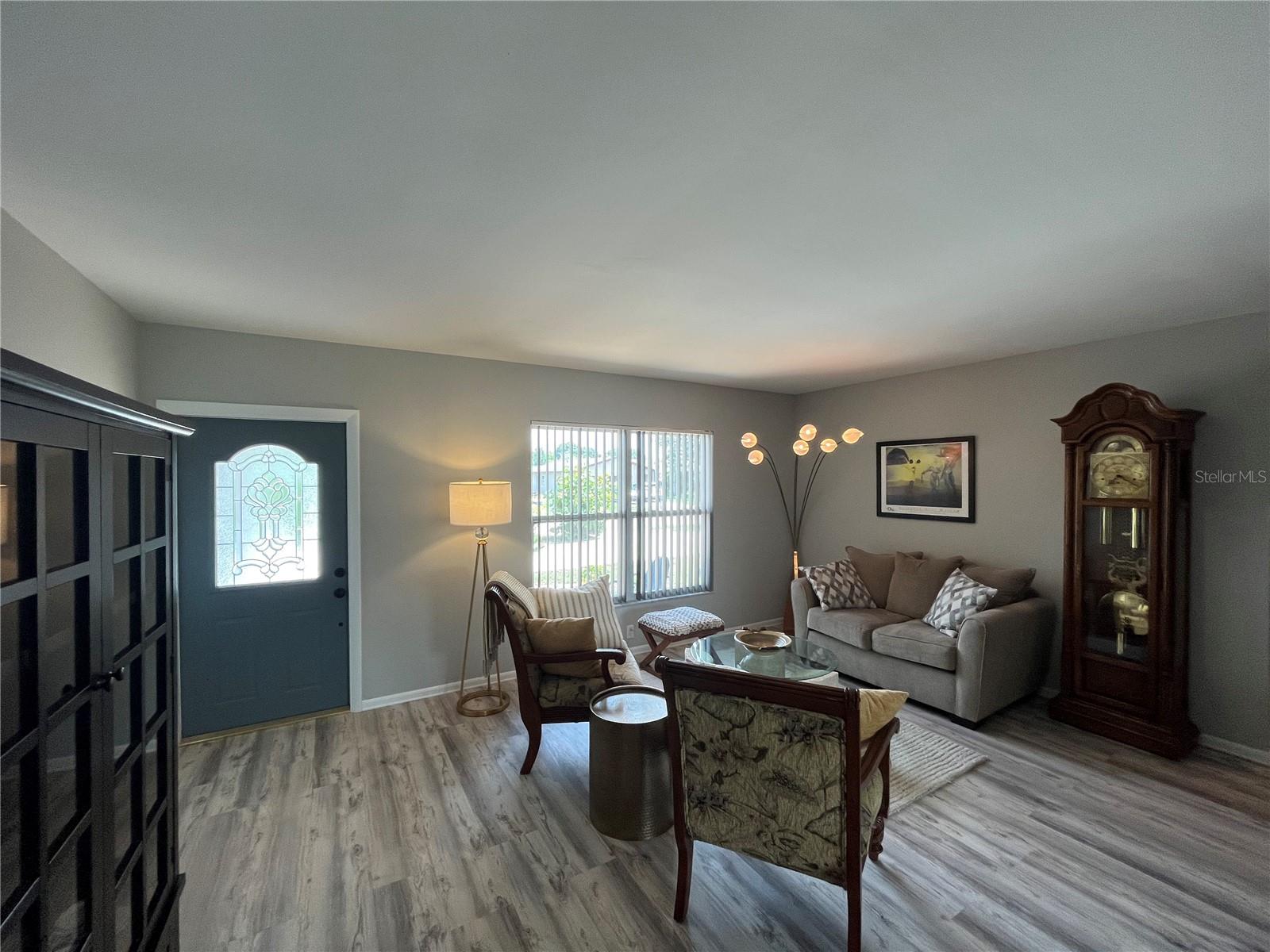 906 SOUTHERN PINE LN, SARASOTA, FL, 34243