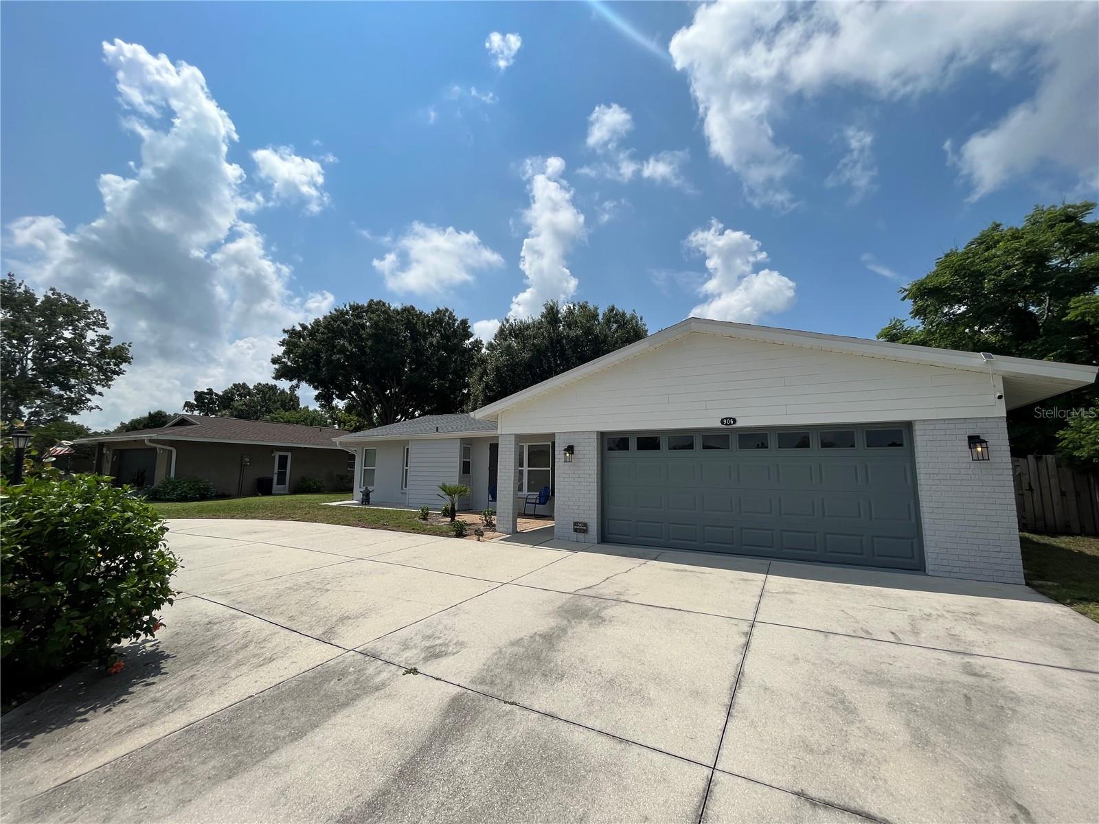 906 SOUTHERN PINE LN, SARASOTA, FL, 34243