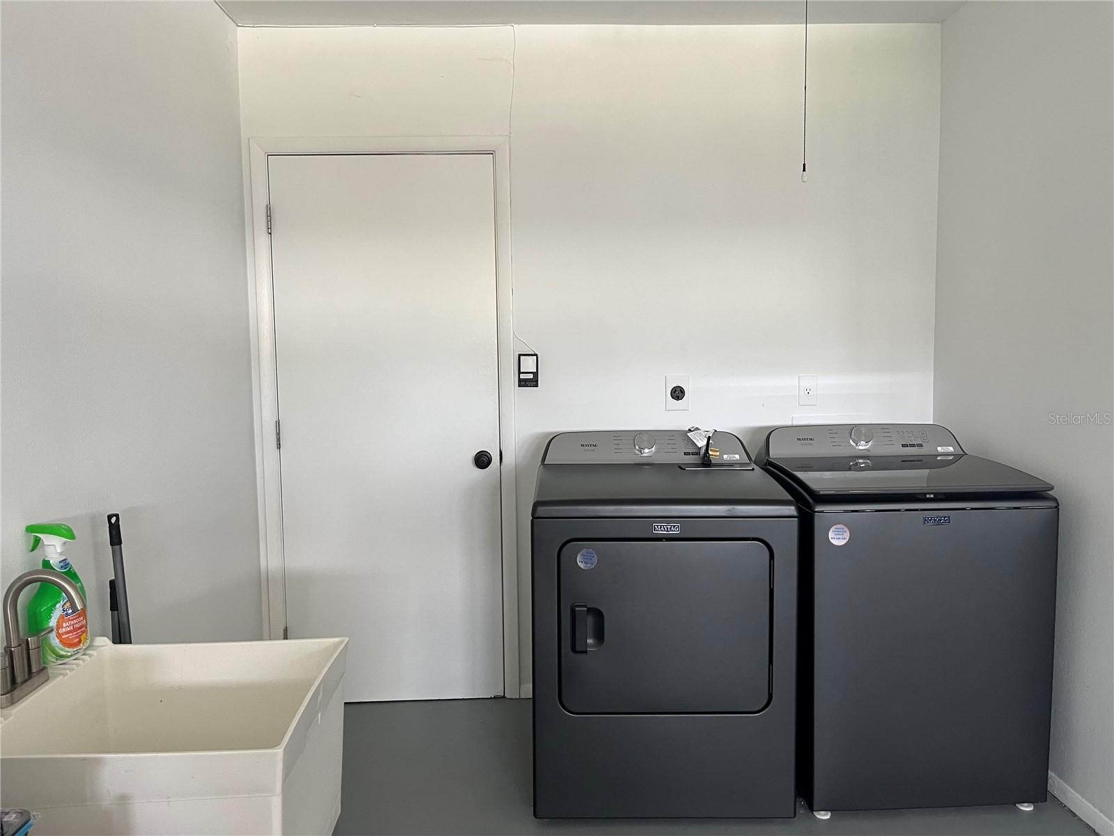 906 SOUTHERN PINE LN, SARASOTA, FL, 34243