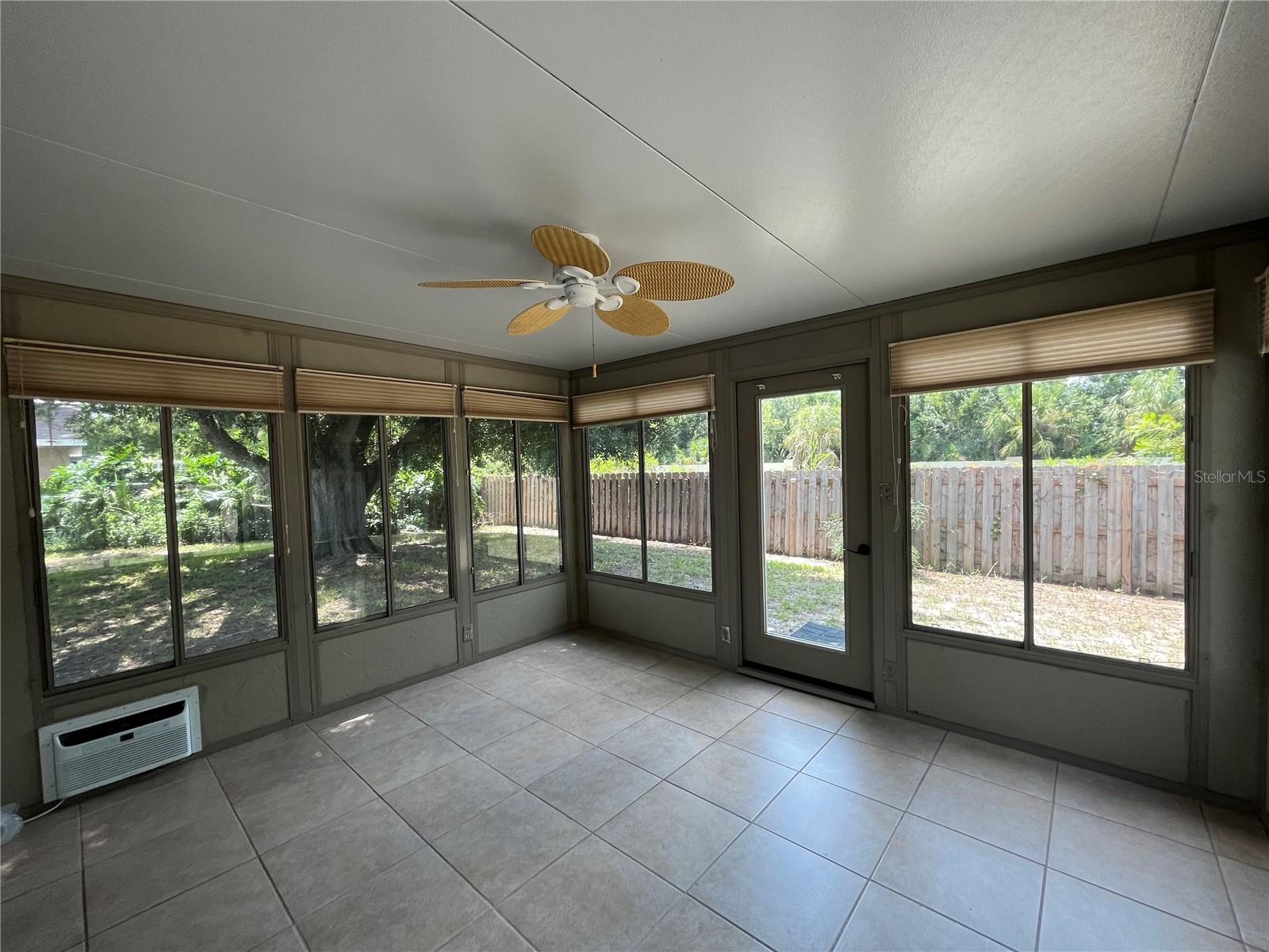 906 SOUTHERN PINE LN, SARASOTA, FL, 34243