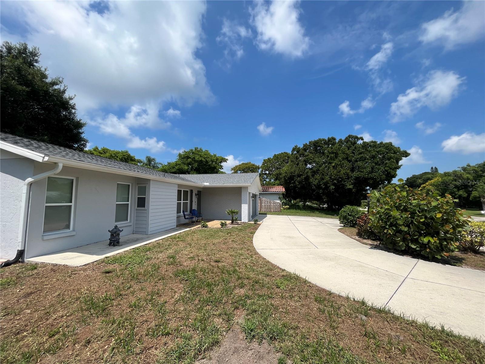 906 SOUTHERN PINE LN, SARASOTA, FL, 34243