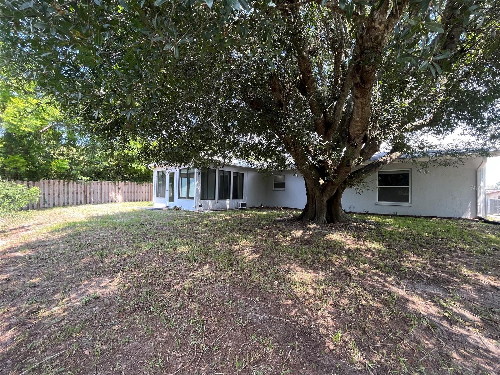 906 SOUTHERN PINE LN, SARASOTA, FL, 34243