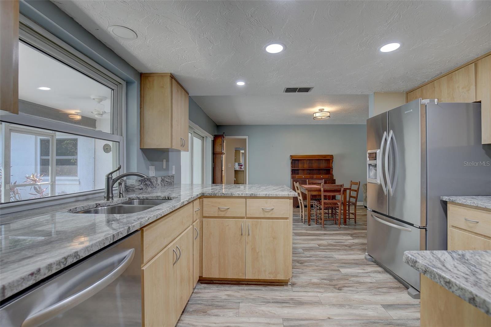 2098 SWAN LN, SAFETY HARBOR, FL, 34695