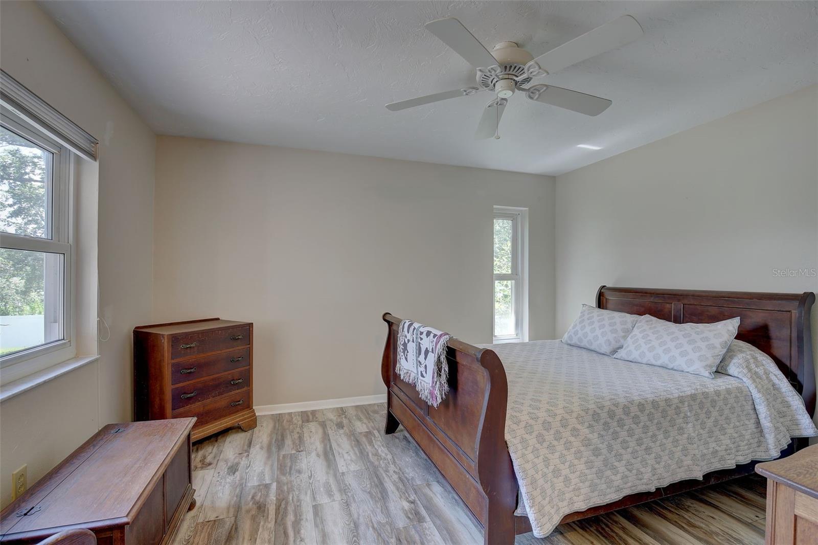 2098 SWAN LN, SAFETY HARBOR, FL, 34695