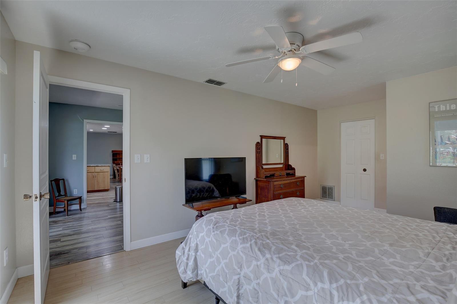 2098 SWAN LN, SAFETY HARBOR, FL, 34695