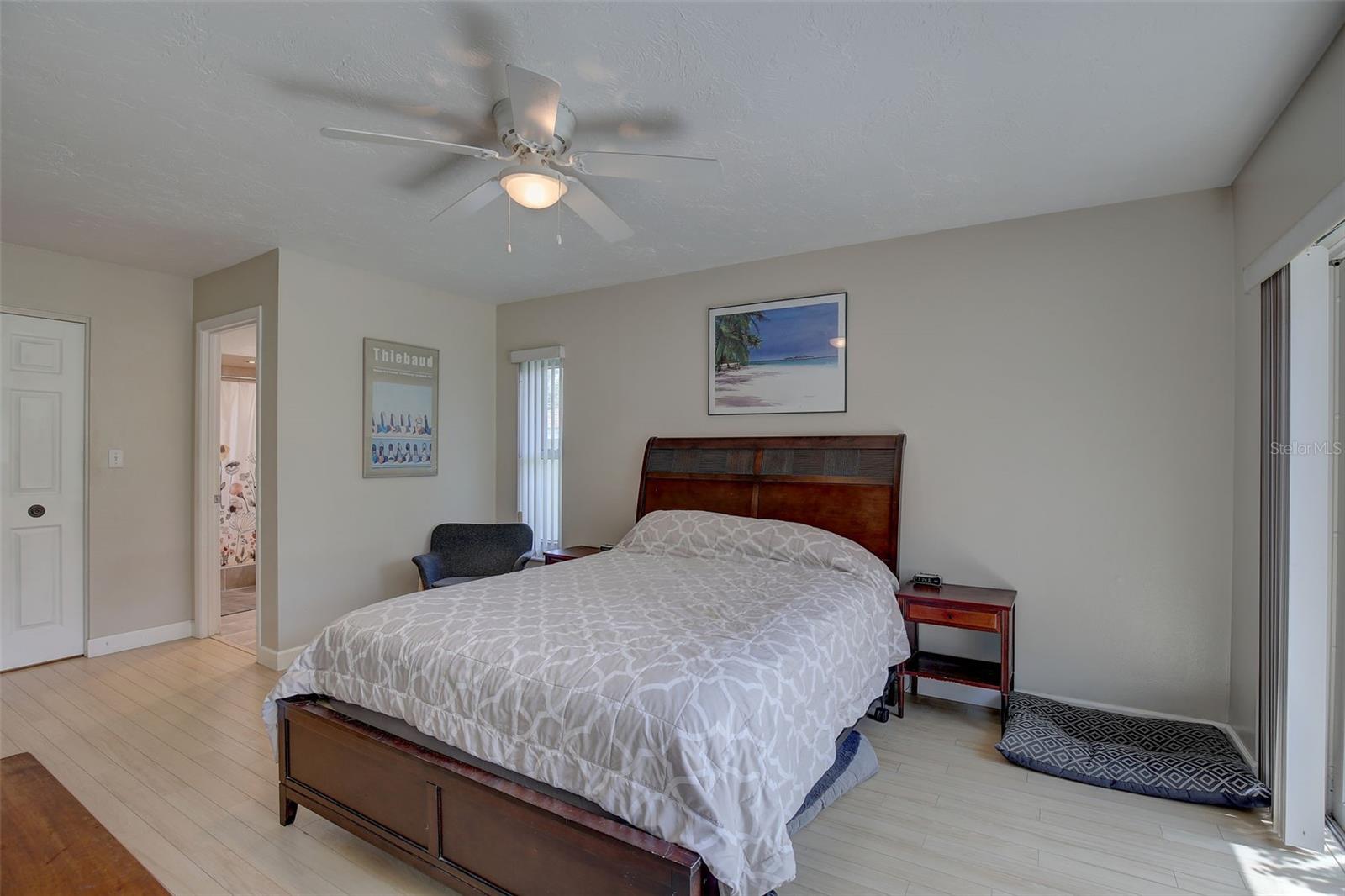 2098 SWAN LN, SAFETY HARBOR, FL, 34695