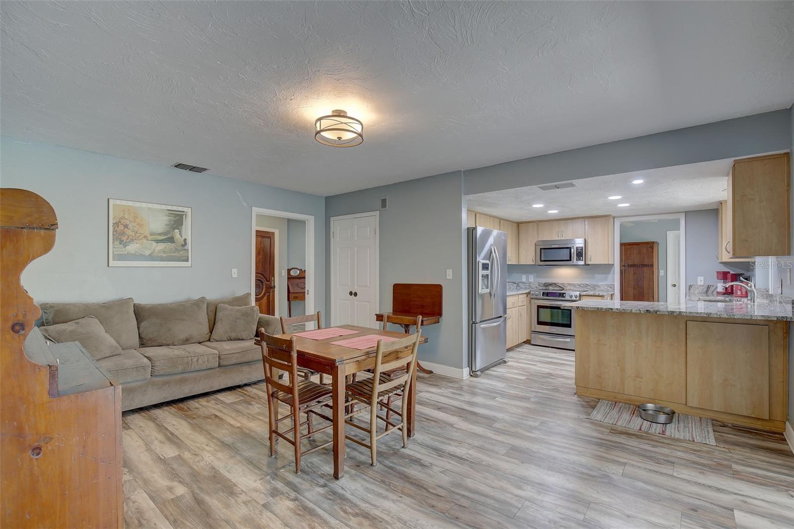 2098 SWAN LN, SAFETY HARBOR, FL, 34695