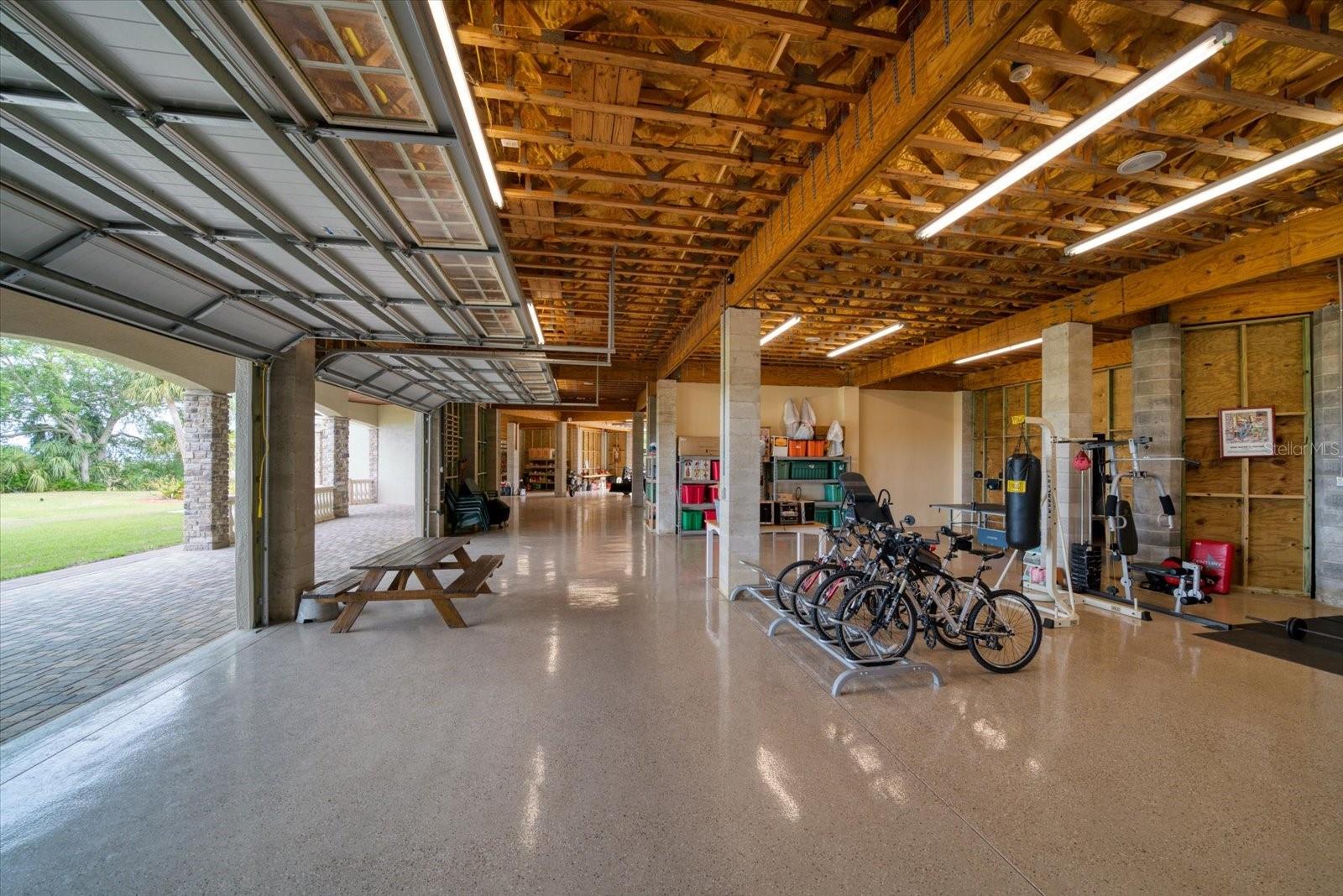 U8251103 Property Photo