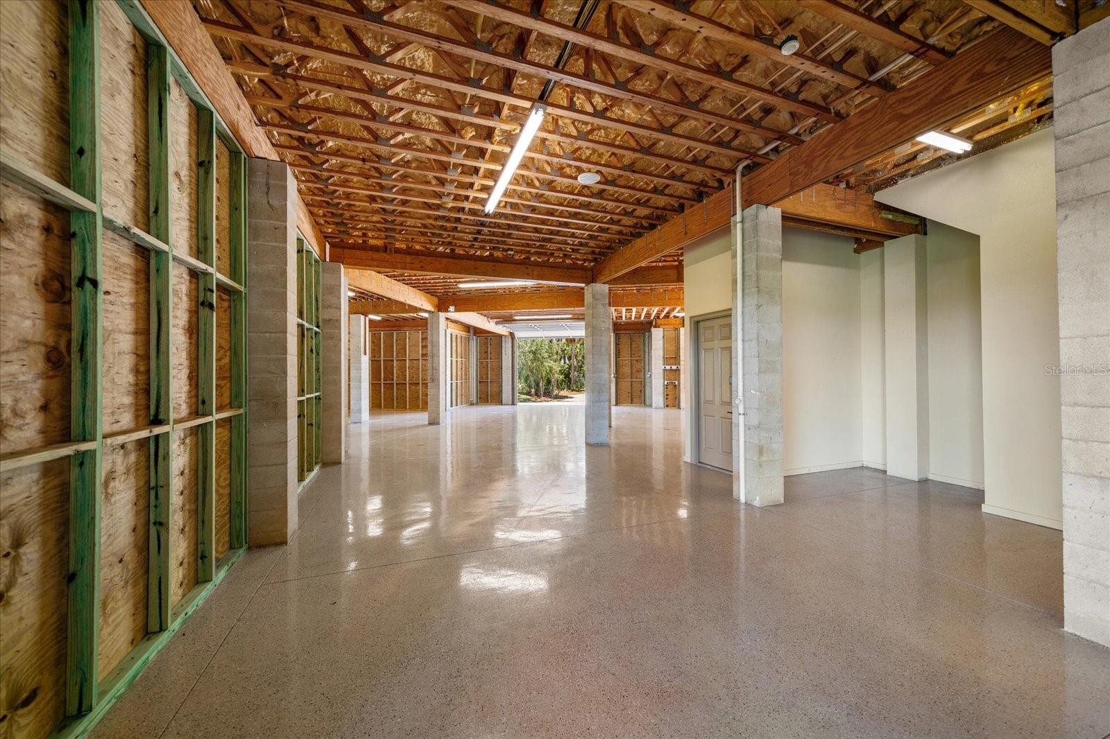 U8251103 Property Photo