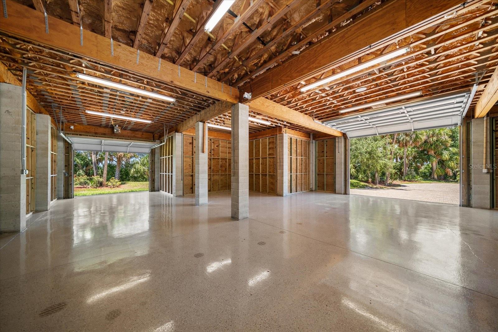 U8251103 Property Photo