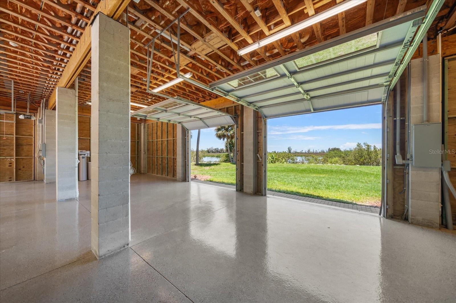 U8251103 Property Photo