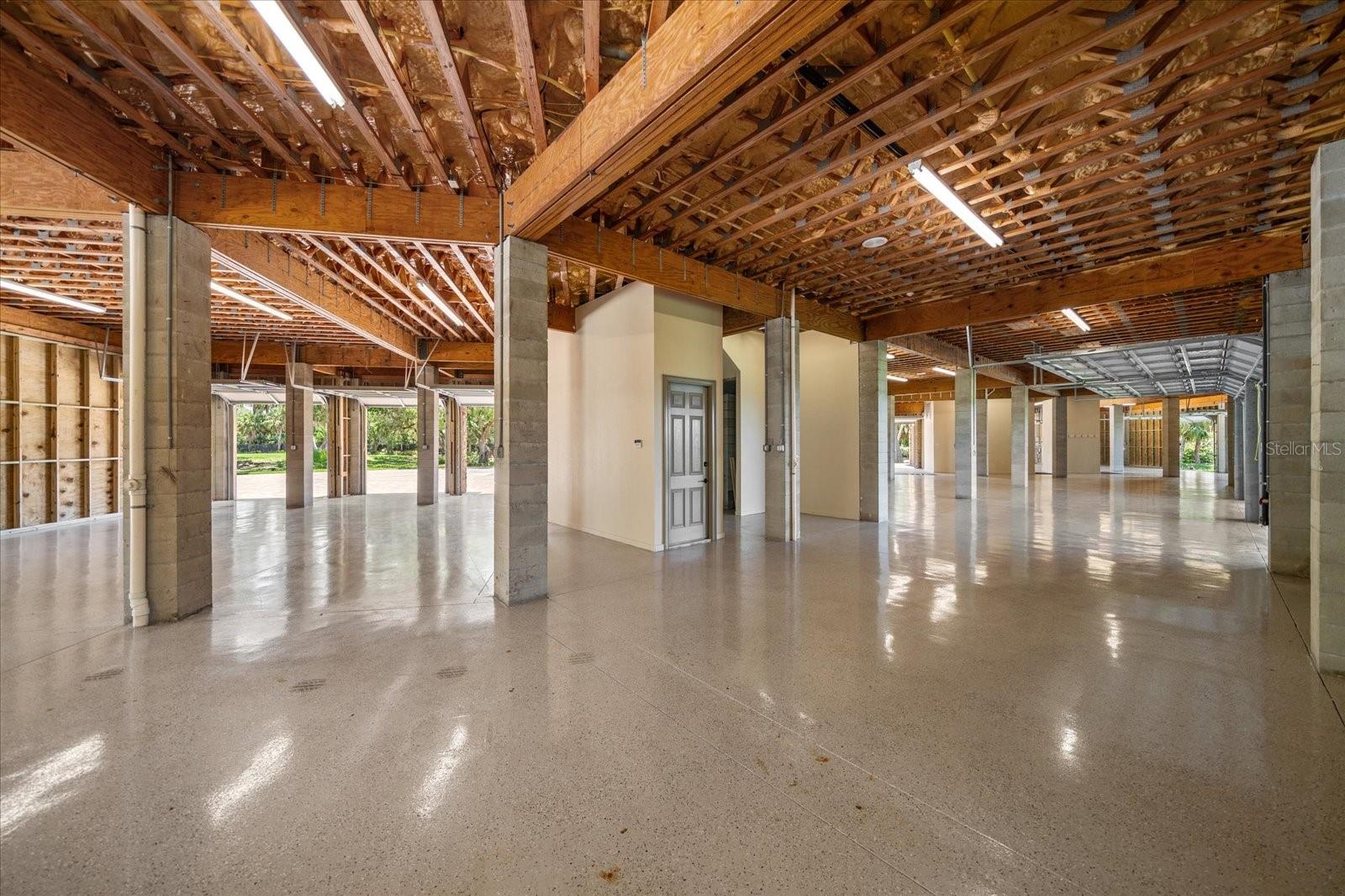 U8251103 Property Photo