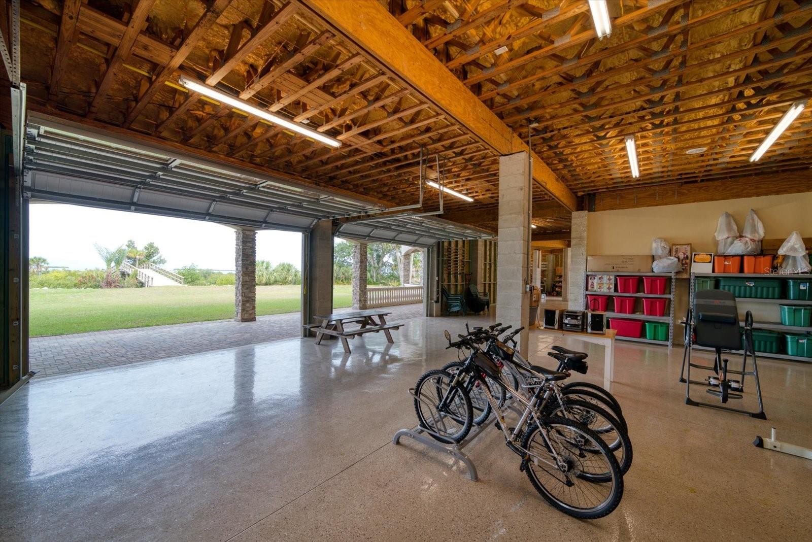 U8251103 Property Photo