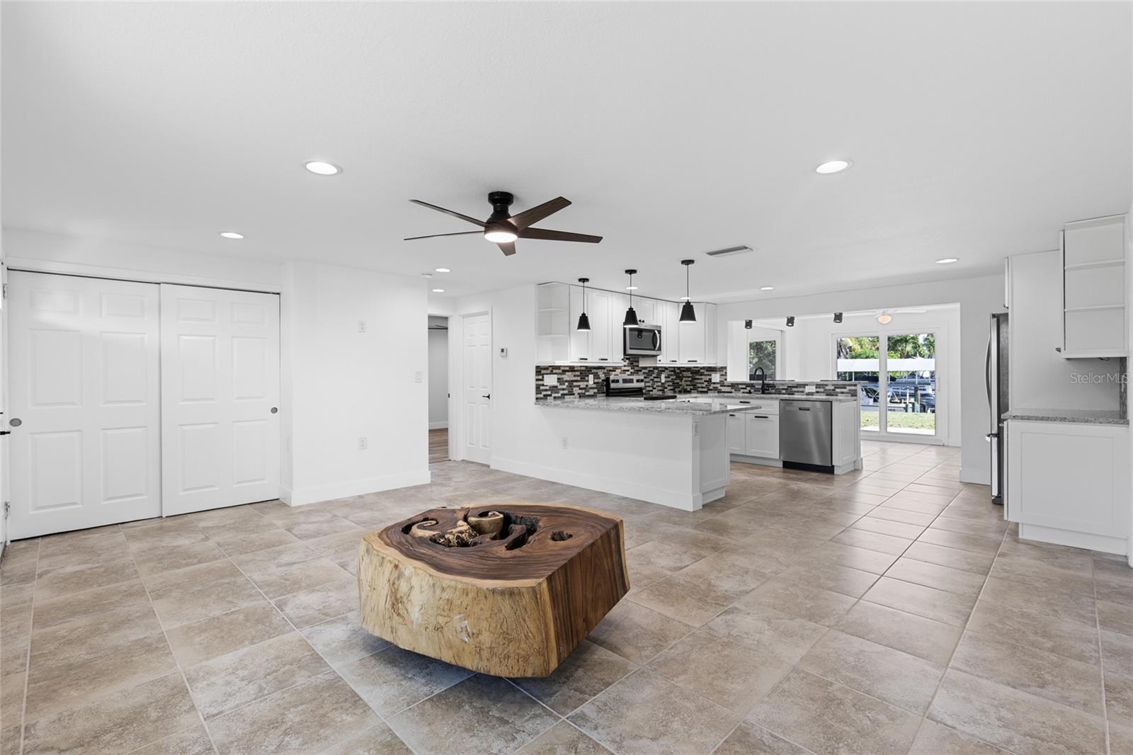 130 CONCORD DR NE, PORT CHARLOTTE, FL, 33952