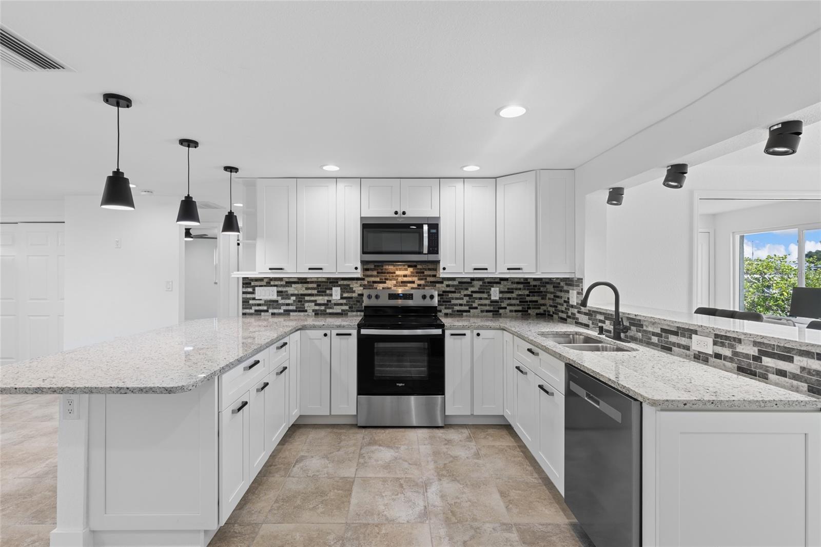 130 CONCORD DR NE, PORT CHARLOTTE, FL, 33952