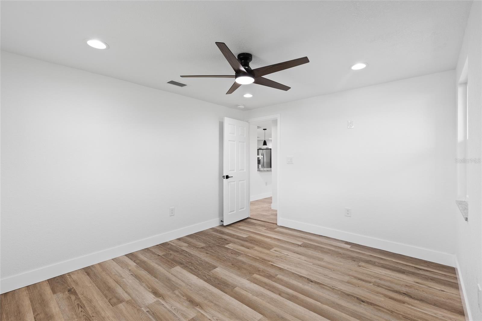 130 CONCORD DR NE, PORT CHARLOTTE, FL, 33952