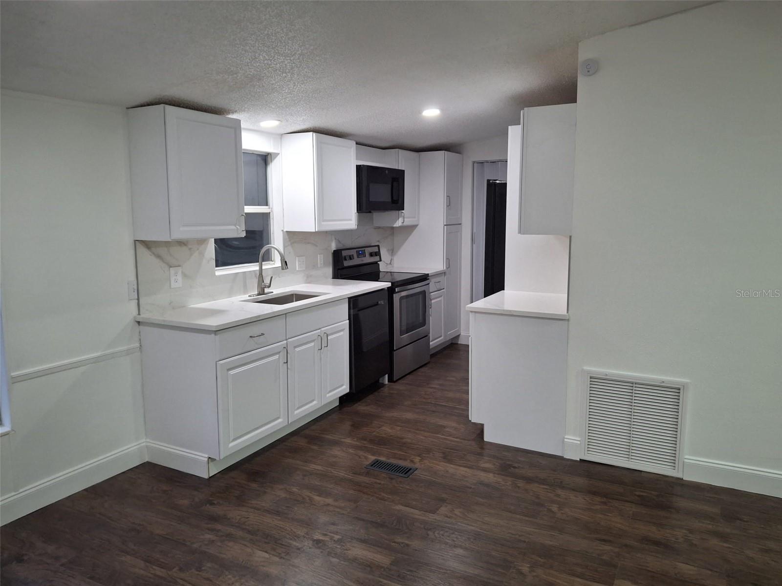 9910 NW 37TH CT, BRANFORD, FL, 32008