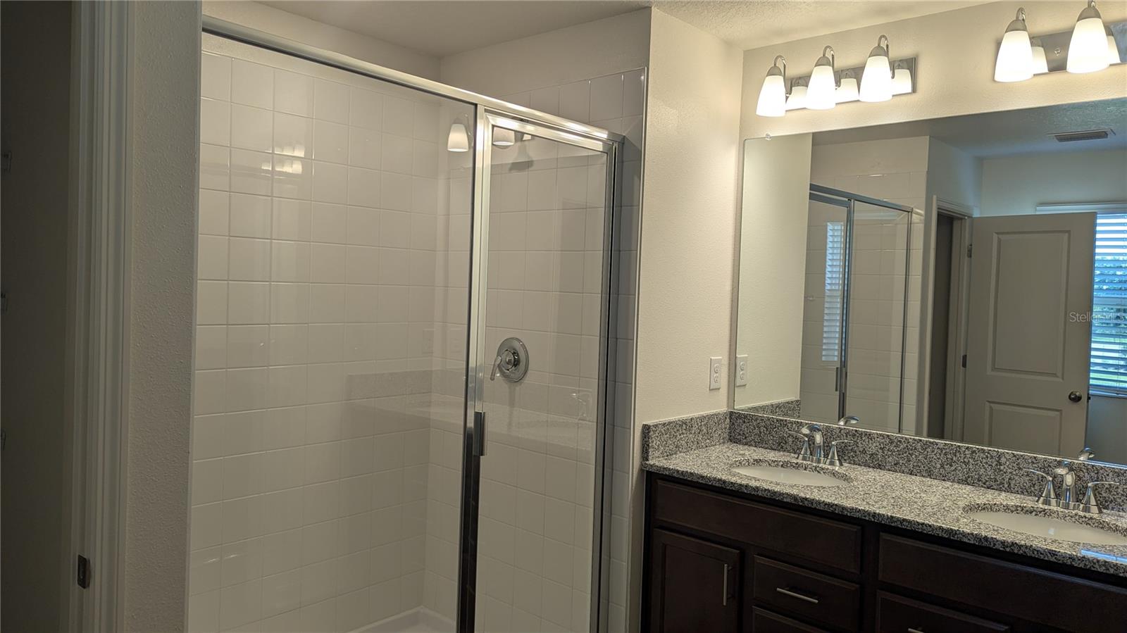 8061 LENNOX LOOP, WESLEY CHAPEL, FL, 33544