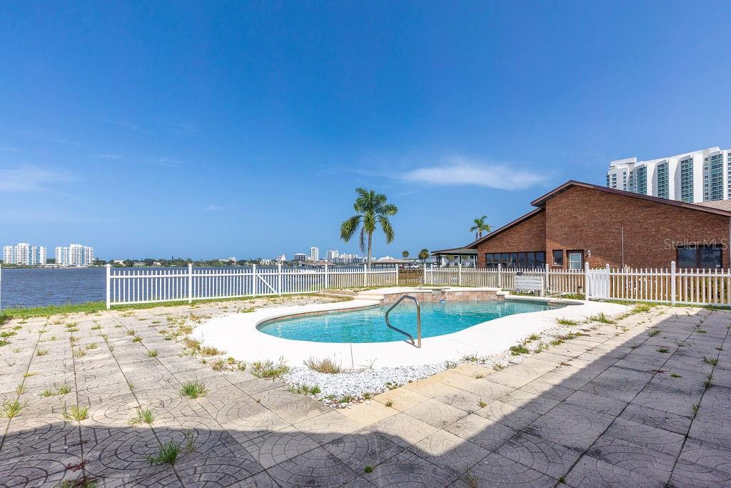 399 SILVER BEACH DR, DAYTONA BEACH, FL, 32117