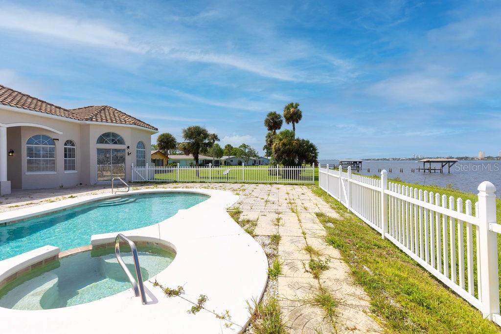 399 SILVER BEACH DR, DAYTONA BEACH, FL, 32117