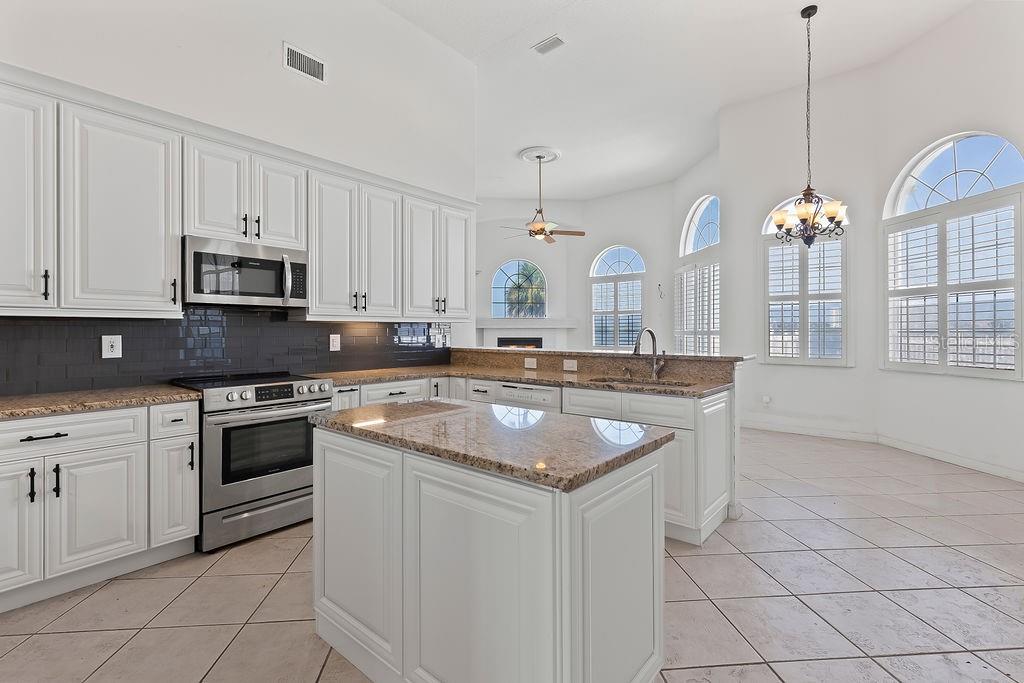 399 SILVER BEACH DR, DAYTONA BEACH, FL, 32117